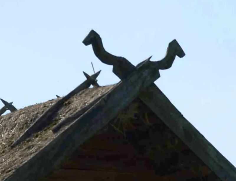 438 років історії: унікальний дерев’яний будинок на Волині вражає збереженістю та старовинною архітектурою