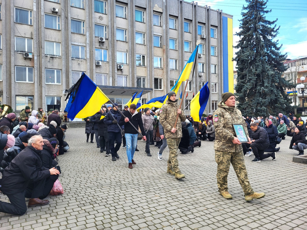 У день запланованого весілля вирушив на останнє бойове завдання: на Волині попрощались із Героєм Олегом Богдадюком