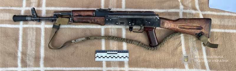 Зброя та міни: у Луцьку затримали 48-річного чоловіка з арсеналом у гаражі