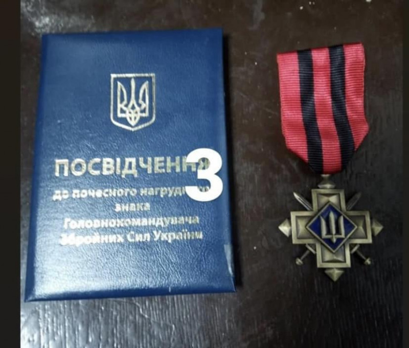 За мужність і успішне виконання бойових завдань: волинянина відзначили трьома почесними нагородами