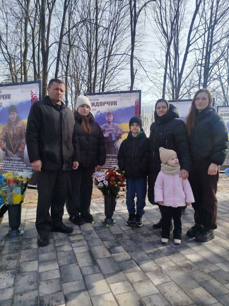 У громаді на Волині на Алеї пам’яті увіковічнили імена захисників України