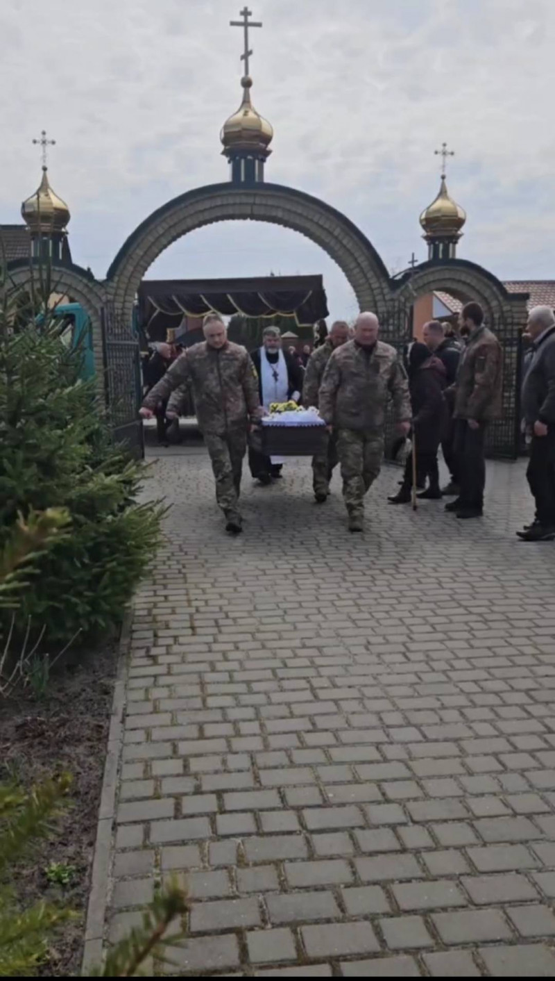 «Не стало захисника для України, для матері – сина, для сестри – брата»: на Волині похоронили Героя Сергія Стеренчука