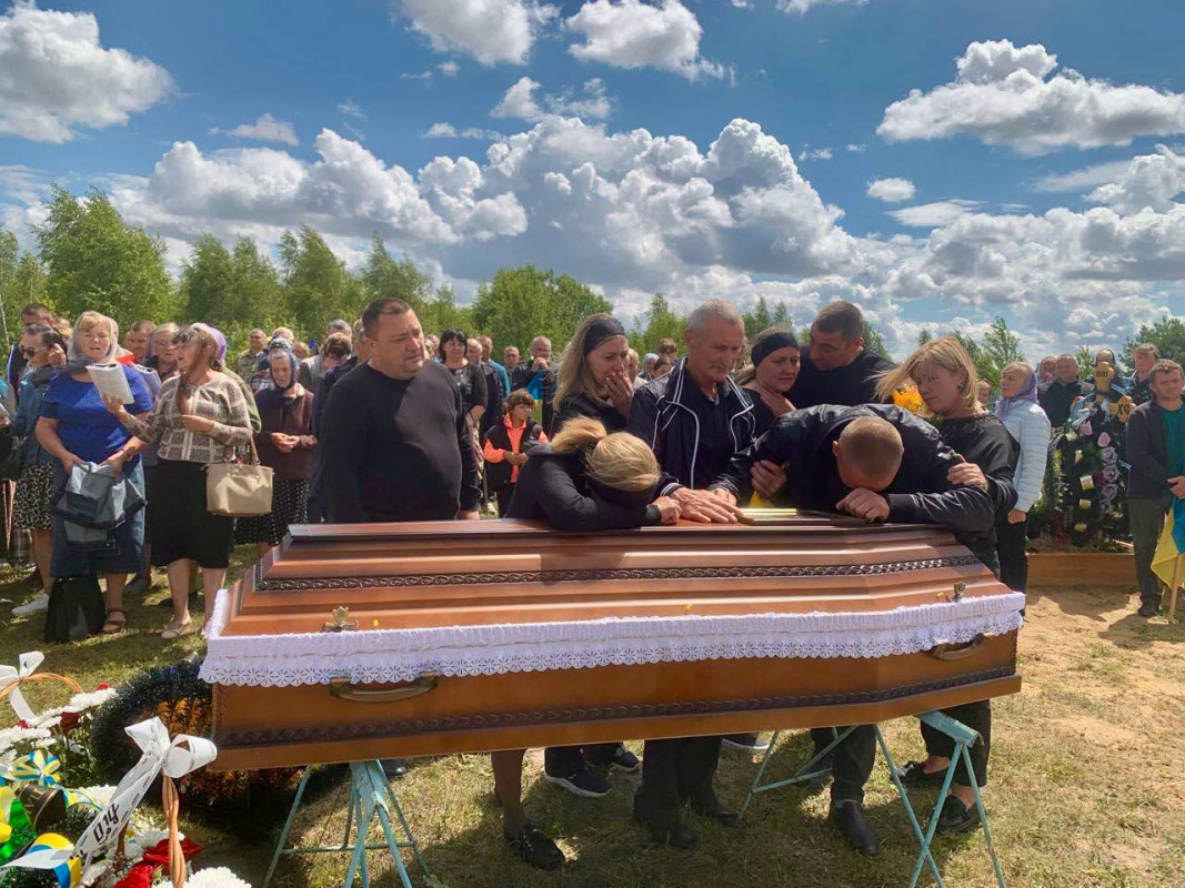 На Волині провели в останню путь полеглого захисника Олега Черкасова