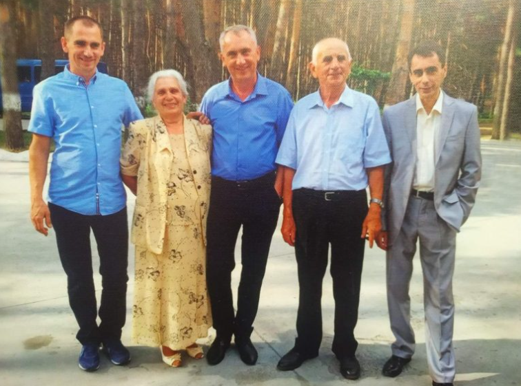 Чоловік понад 30 років працював у шкільній освіті, дружина - 37 років навчала молодші класи: історія подружжя освітян з Волині