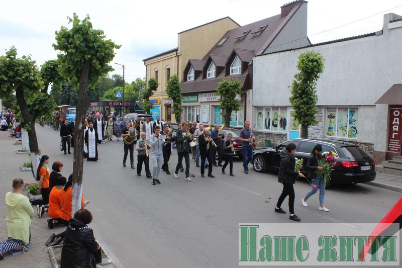 Повернувся з-за кордону, щоб стати на захист Батьківщини: на Волині попрощалися із Героєм Антоном Скаршевським