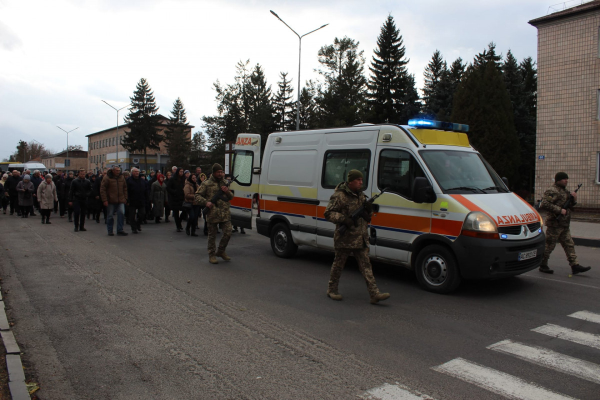 Донька та син втратили батька: на Волині попрощались із Героєм Василем Мартинюком