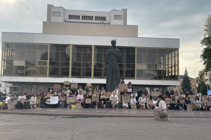 «Повернути Федорова і звільнити Сирського»: у Луцьку понад 300 людей вийшли на акцію