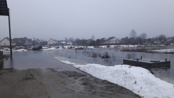 «Люди плавають від хати до хати»: на Волині затопило вулиці