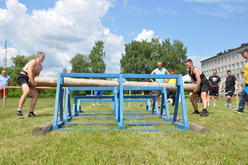 На Волині змагалися сучасні богатирі