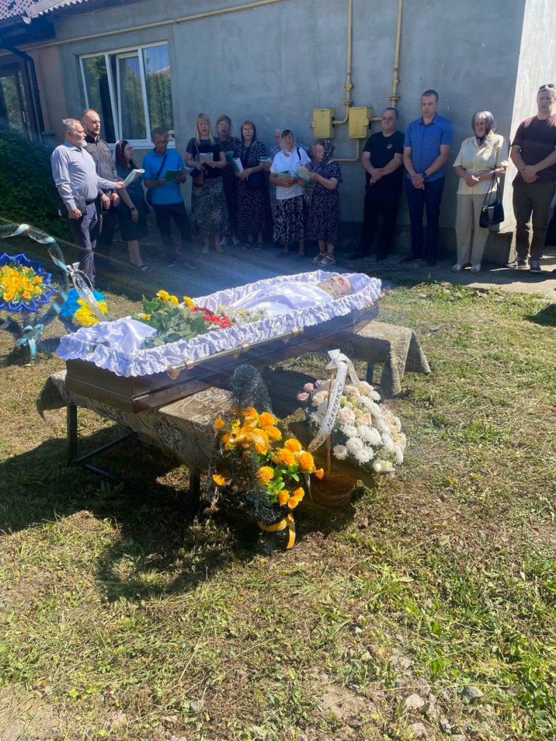 Повернувся назавжди «на щиті»: на Волині попрощалися з Героєм Віталієм Крикуном