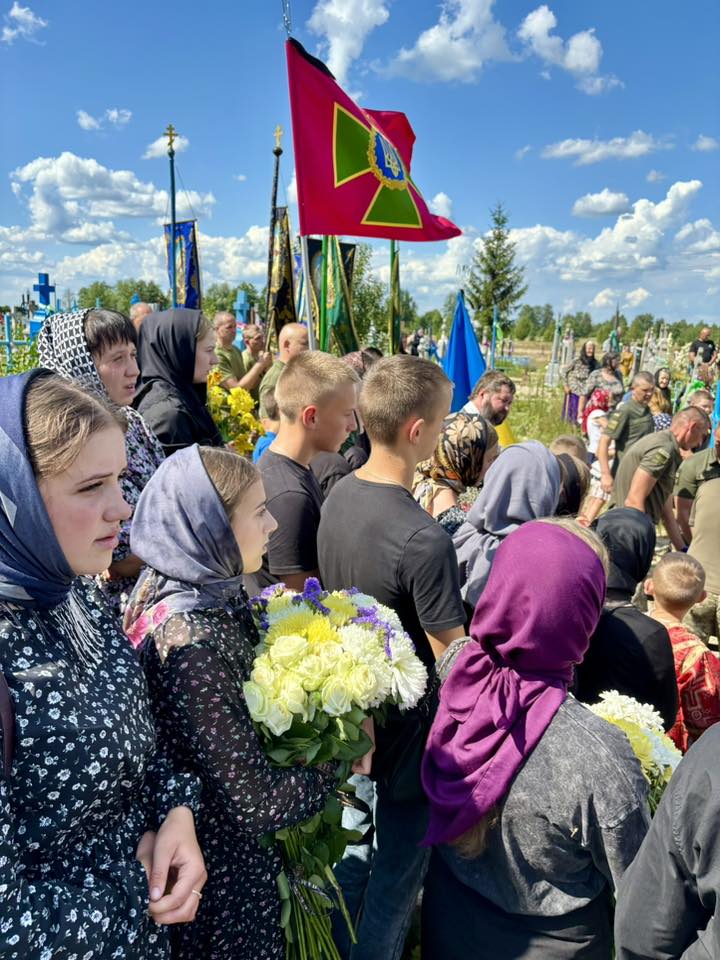 Загинув унаслідок авіаційного удару: на Волині попрощались з Героєм Дмитром Калінчуком