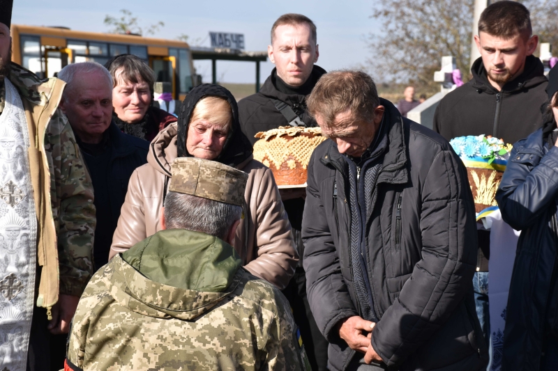 Родина втратила єдиного сина: на Волині попрощались із Героєм Петром Бідуном