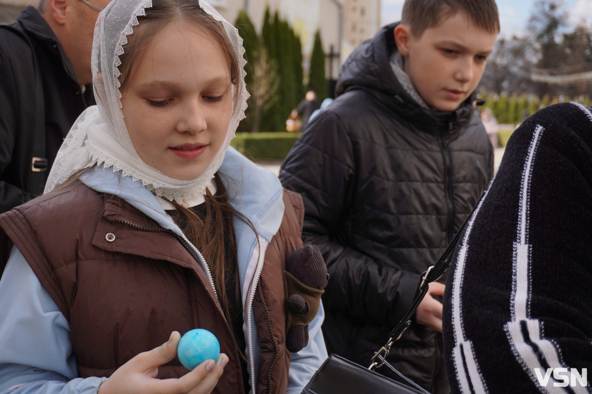 Як у Луцьку освячують Великодні кошики? Фоторепортаж