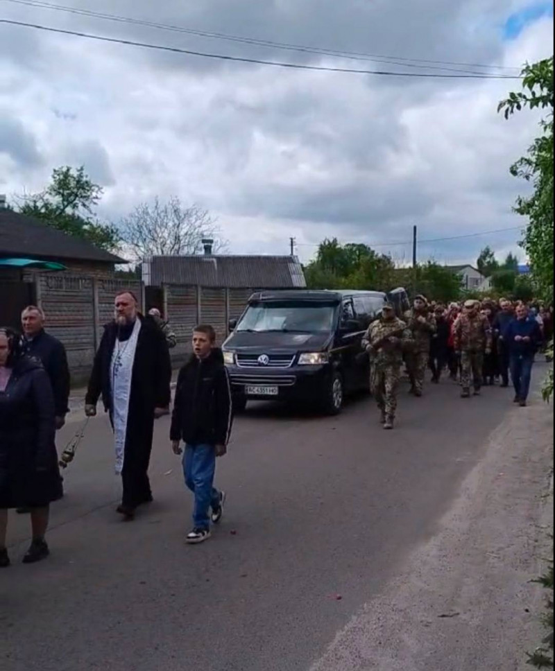 Нещодавно виповнилося 32 роки: на Волині попрощалися з Героєм Віталієм Кайдиком