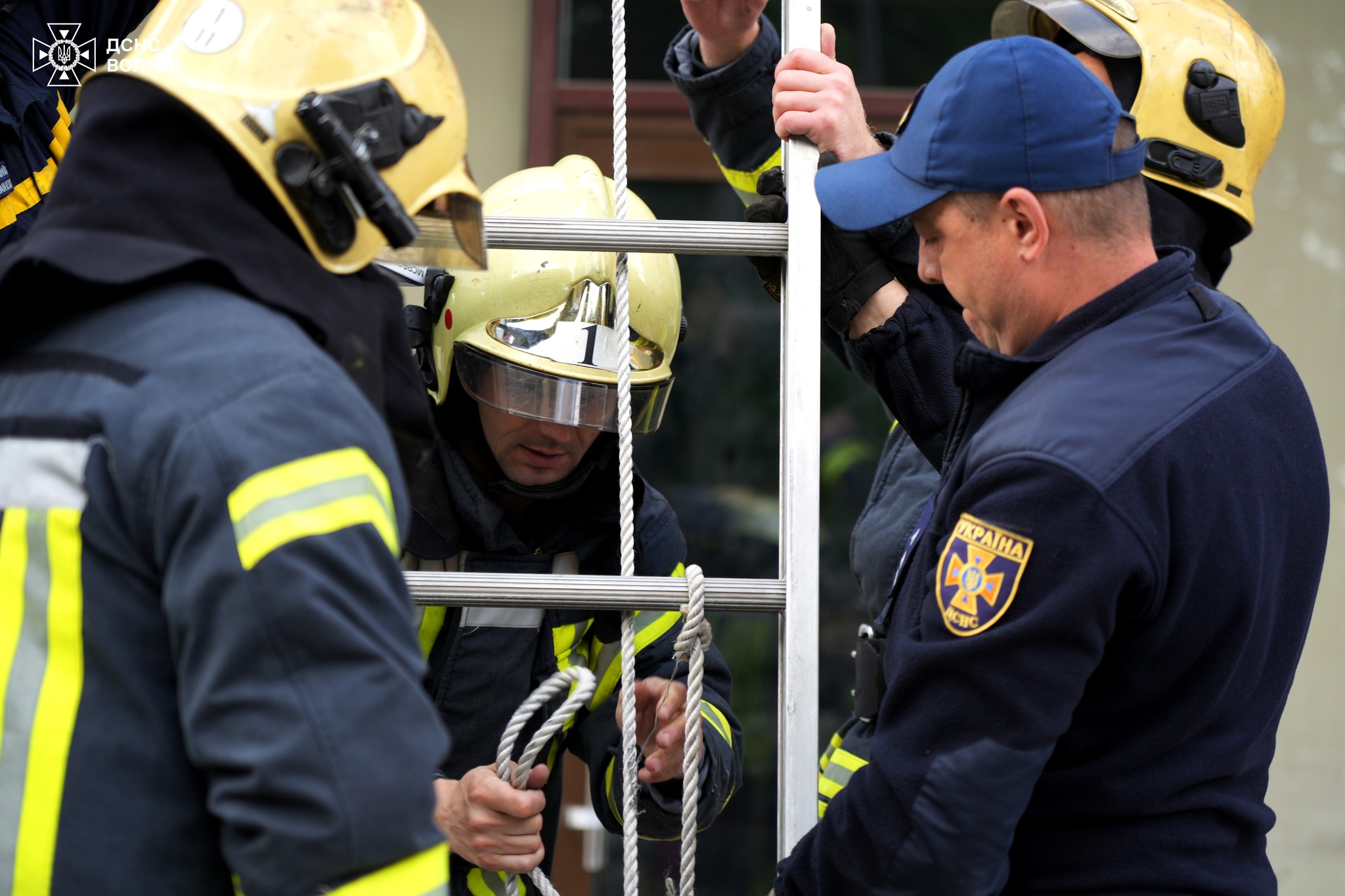 Встановили особу чоловіка, який випав з вікна багатоповерхівки у Луцьку