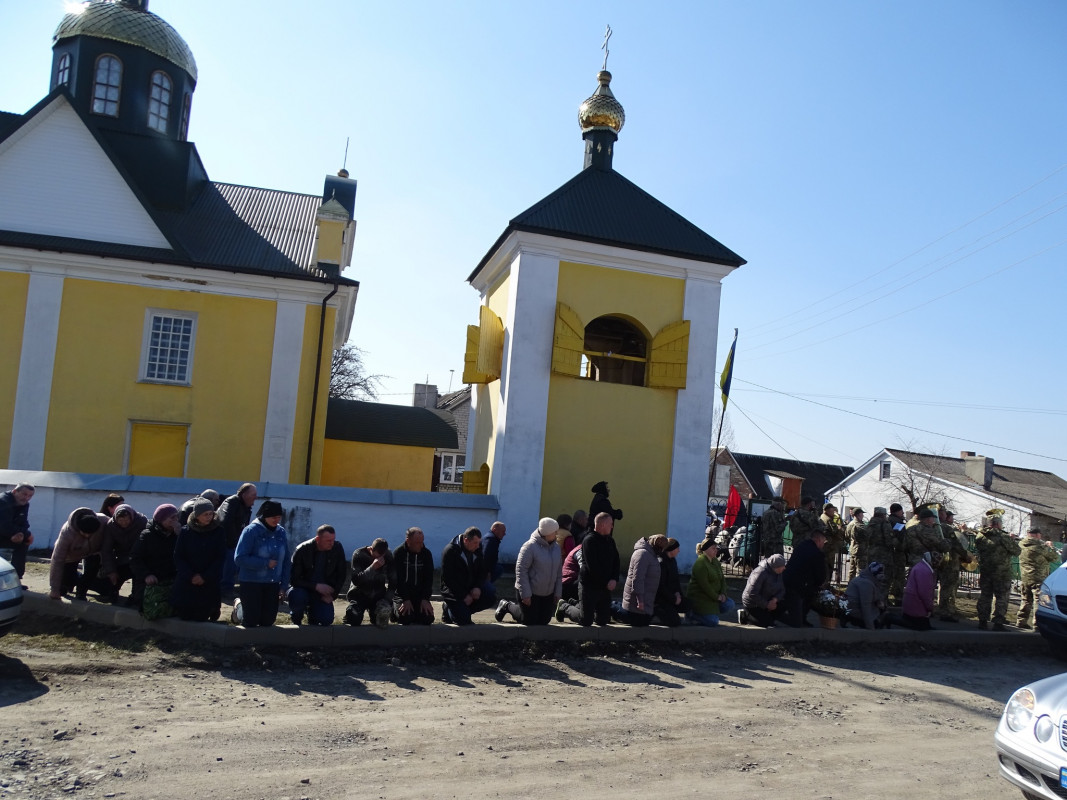 Майже вісім місяців вважався зниклим безвісти: на Волині попрощалися з Героєм Миколою Луцюком