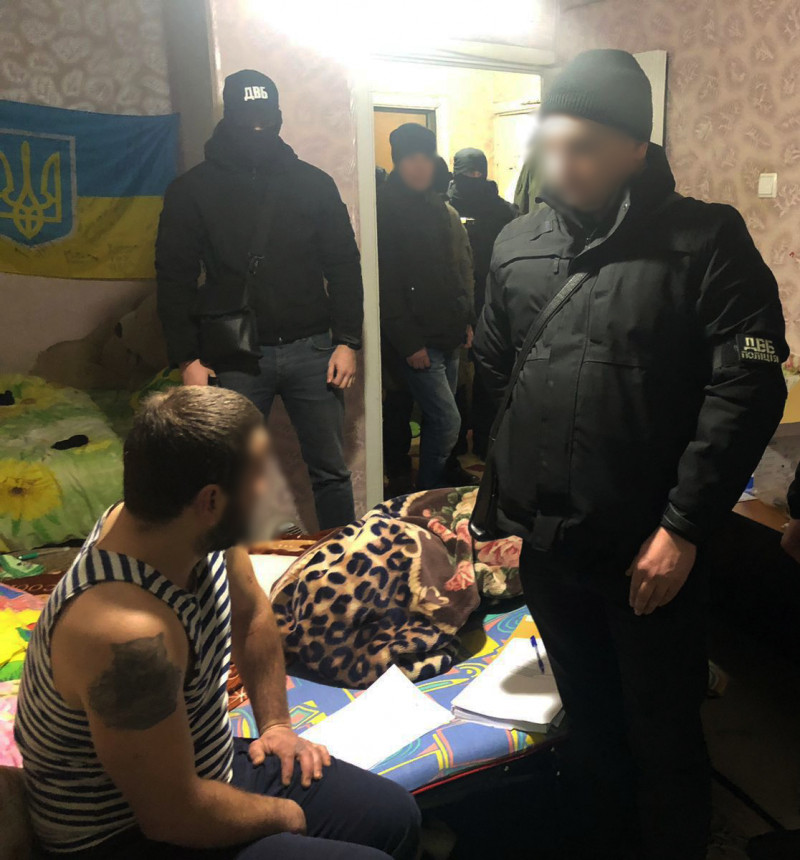 У Дніпрі викрили поліцейських, які «кришували» розбійну банду вимагачів