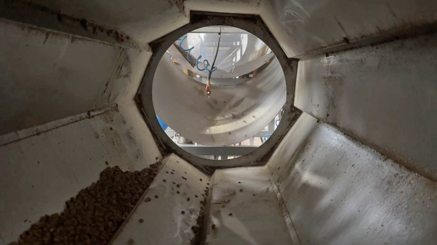 Ветеран із Волині отримав грант і відкрив виробництво кормів для тварин