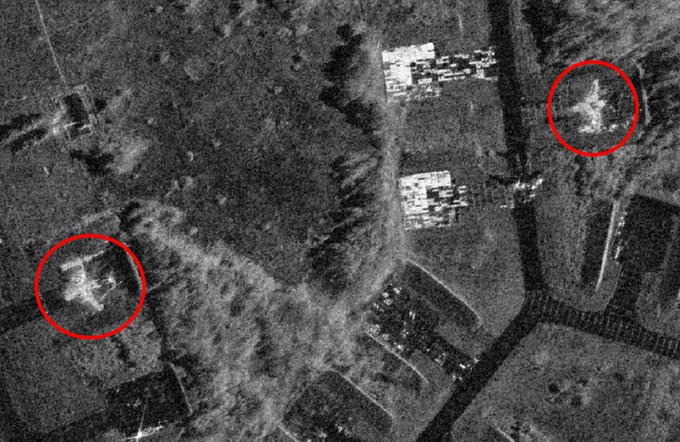 Атака на військовий аеродром під Псковом: опублікували супутникові знімки спалених літаків Іл-72. Фото