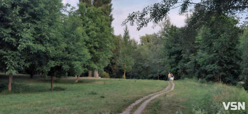 Як виглядає вечірній парк 900-річчя у Луцьку. Фоторепортаж