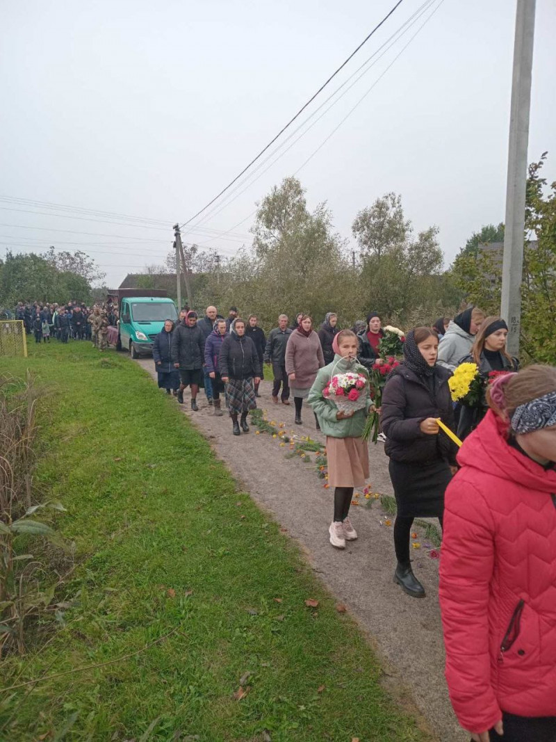 Переніс 15 операцій, але серце не витримало: на Волині попрощались з Героєм Олександром Бебесом