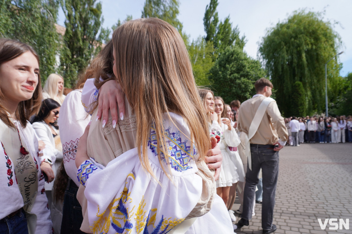 Останній дзвоник у Луцькому ліцеї №21: як це було