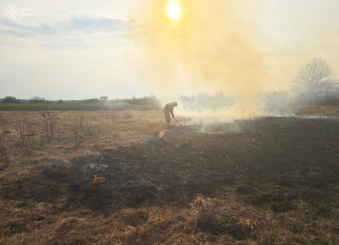 На Волині понад 7 годин гасили торф: за добу ліквідували 10 пожеж на 5 гектарах