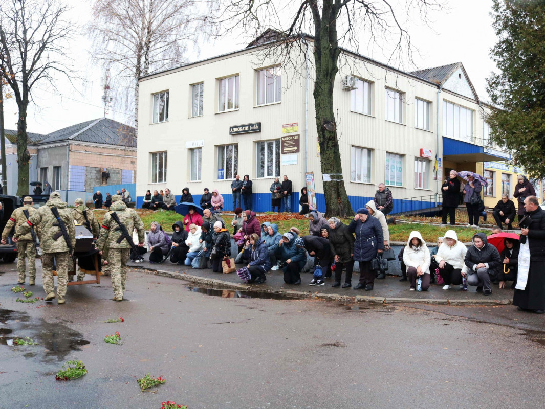 Довгий час вважався зниклим безвісти: на Волині попрощалися з Героєм Валентином Боском
