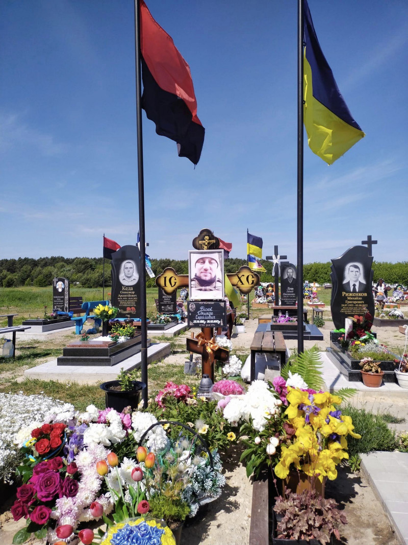 На Волині відкрили меморіальну дошку на честь загиблого воїна Дмитра Бісюка