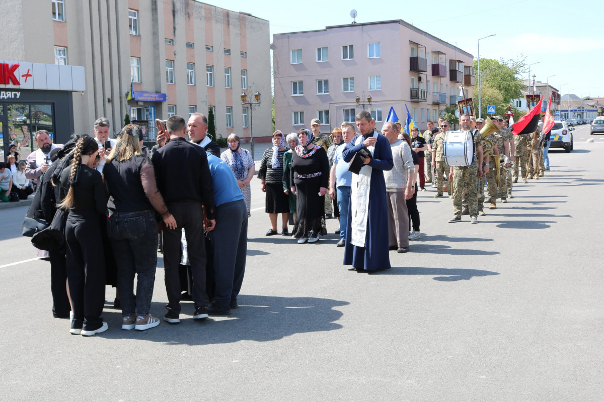 Три з половиною роки очікування: на Волині попрощалися із Героєм Володимиром Забродоцьким