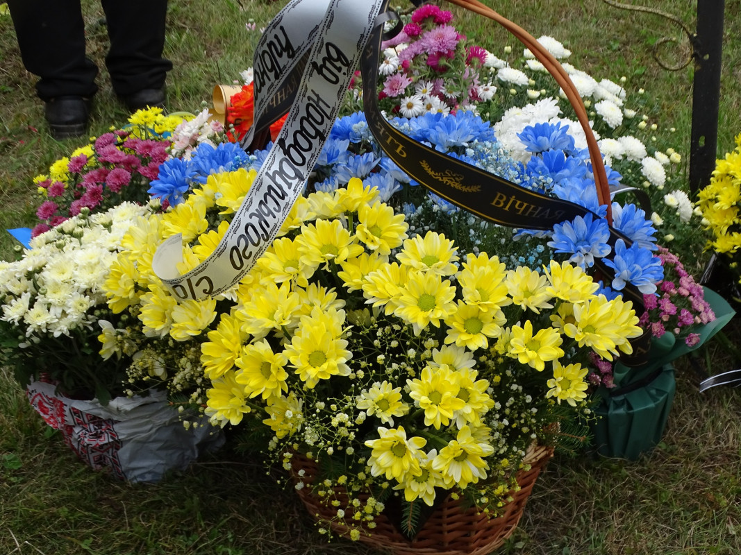 Багато місяців вважався зниклим безвісти: у громаді на Волині поховали Героя Олександра Чирку