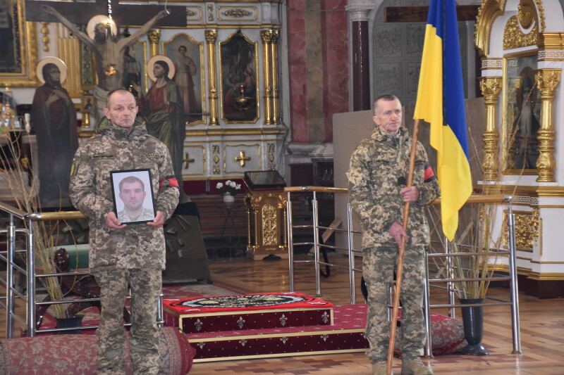 Загинув на Донеччині: у Луцьку попрощалися з Героєм Андрієм Головченком