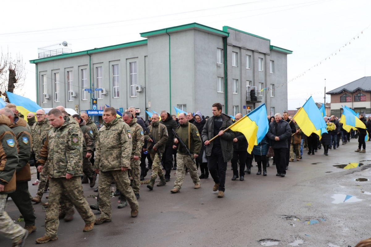 Загинув у бою на Харківщині: на Волині провели в останню дорогу Героя Сергія Лесика. Відео