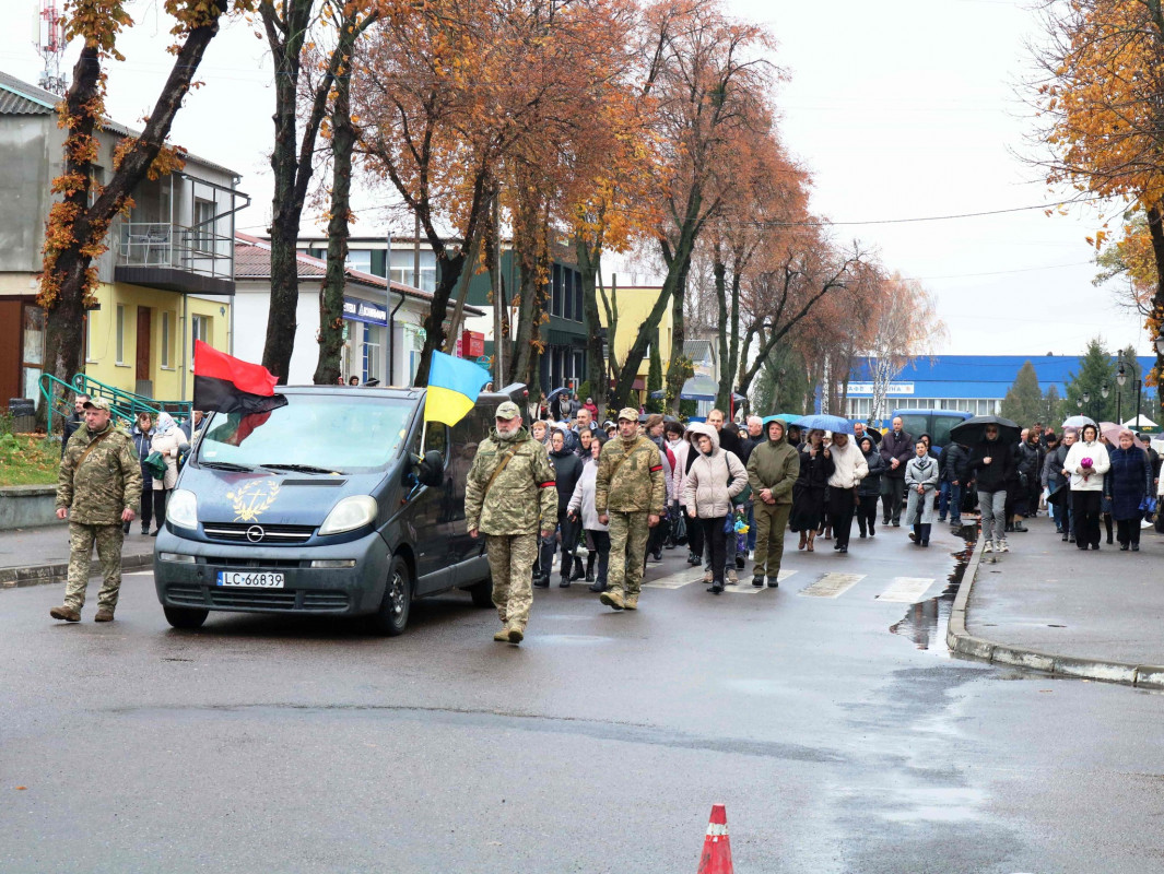 Довгий час вважався зниклим безвісти: на Волині попрощалися з Героєм Валентином Боском