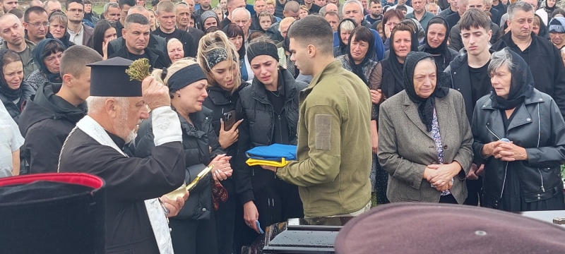 Отримав несумісні з життям поранення: на Волині попрощалися з Героєм Юрієм Атласом