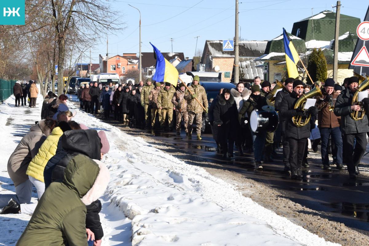 Осиротіли донечка і син: на Волині попрощалися із 43-річним Героєм Віктором Веремійчиком