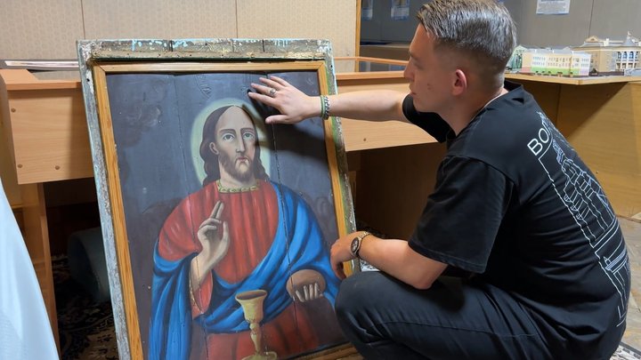 Сенсаційна знахідка на Волині: рентген відкрив під іконою два старовинні зображення