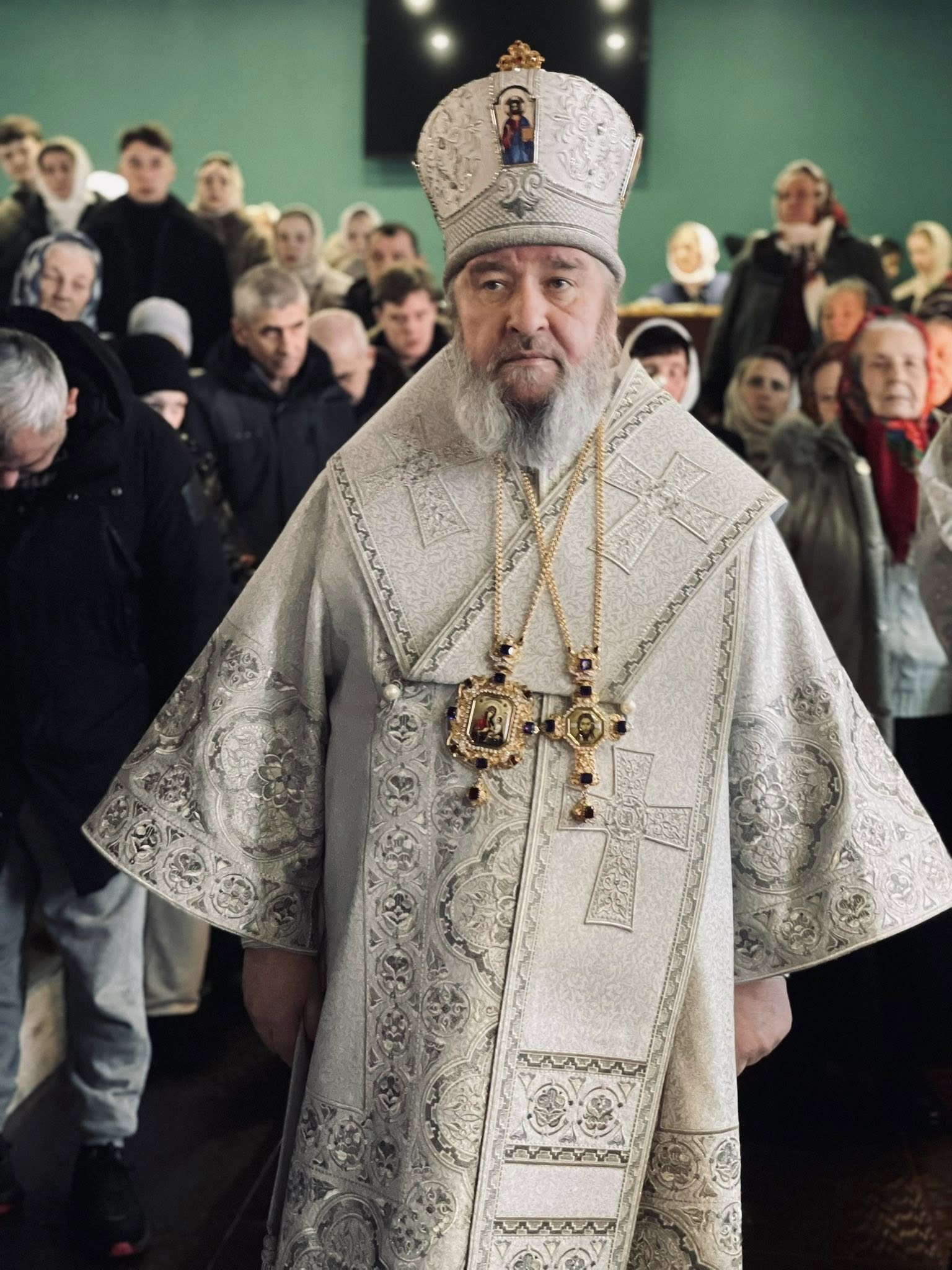 Різдво без названого ворога і богослужіння у колишньому клубі: як на Волині митрополит УПЦ МП привітав паству зі святом