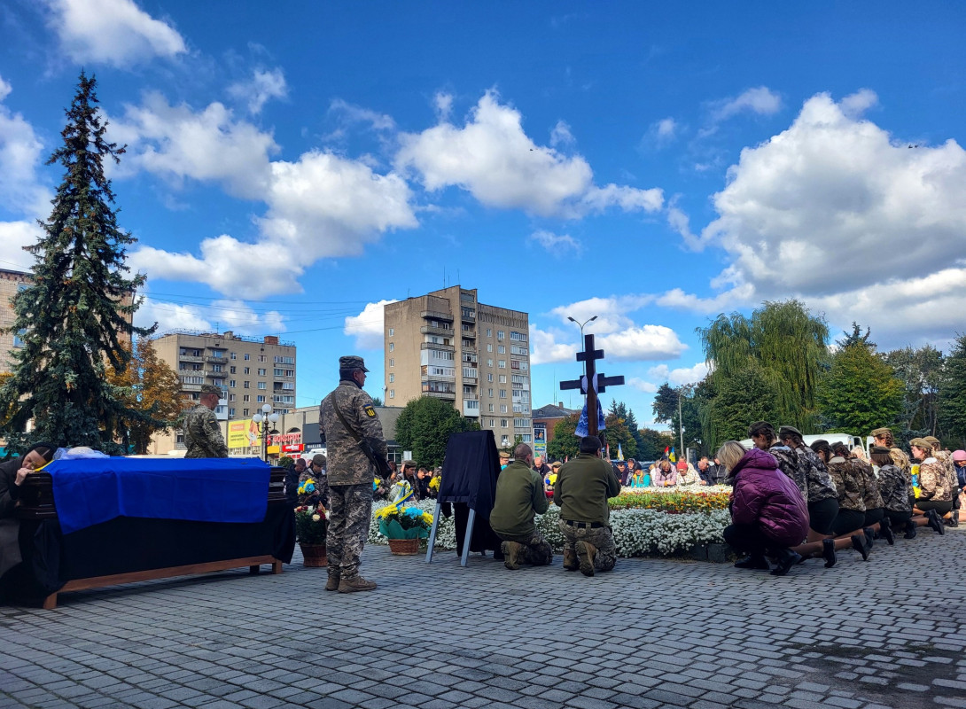 Не дочекався народження дитини: на Волині попрощались з Героєм Леонідом Семенюком