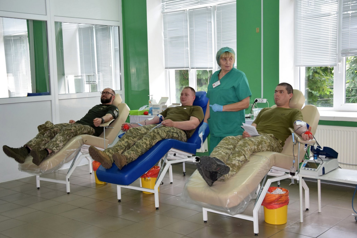 Понад 196 літрів крові за день: прикордонники з Волині разом із побратимами встановили рекорд України
