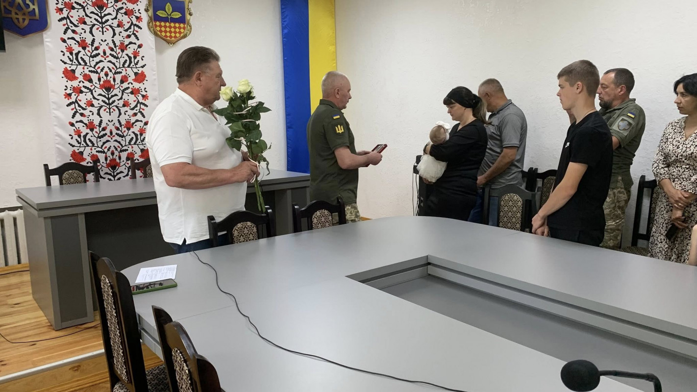 Не дожив до народження донечки: дружині і дітям Героя з Волині вручили його посмертну нагороду
