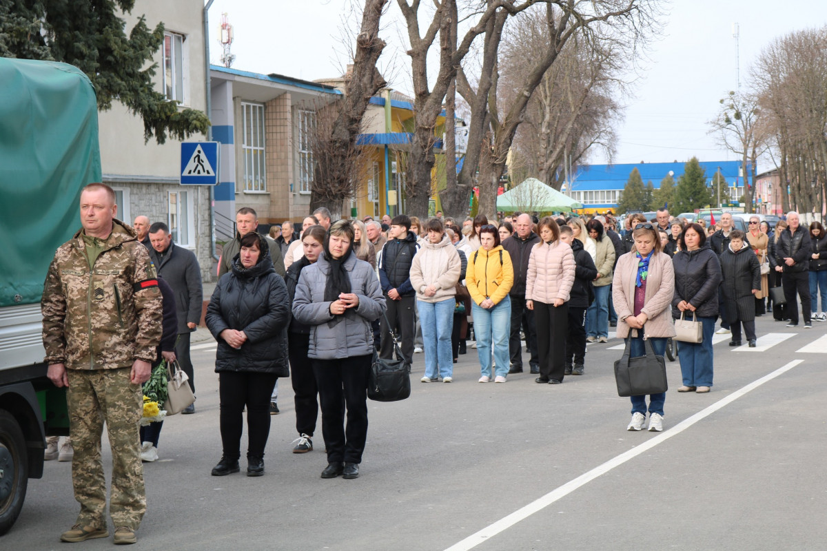 З перших днів вторгнення захищав Батьківщину: на Волині попрощалися з Героєм Василем Івановим