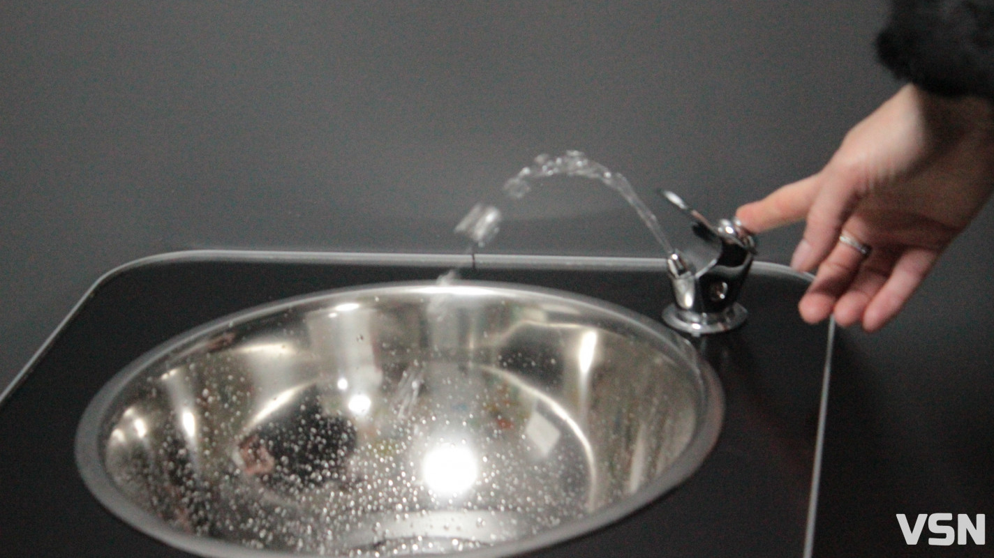 У луцьких школах та дитячій поліклініці встановили станції очистки води