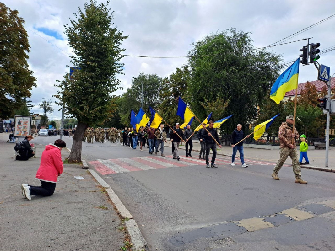 Дві донечки втратили батька: на Волині попрощалися з Героєм Михайлом Дудинцем