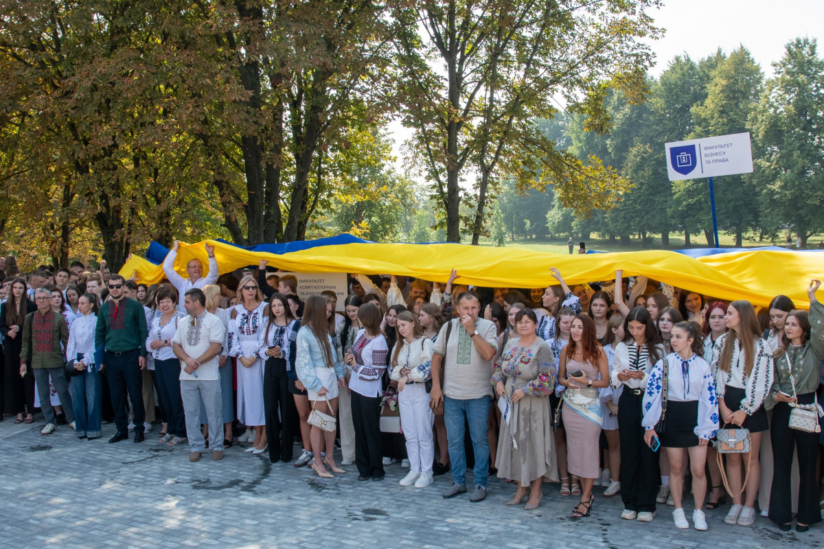 Волинські студенти розпочали навчальний рік: урочистості для першокурсників медінституту та ЛНТУ