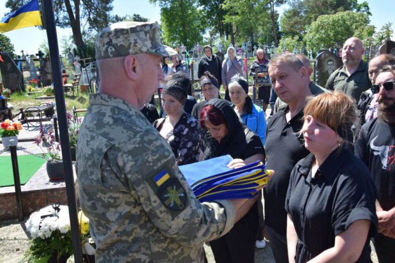 Загинув через два місяці після одруження: рідні прикордонника з Волині понад 2 роки жили у надії на його повернення