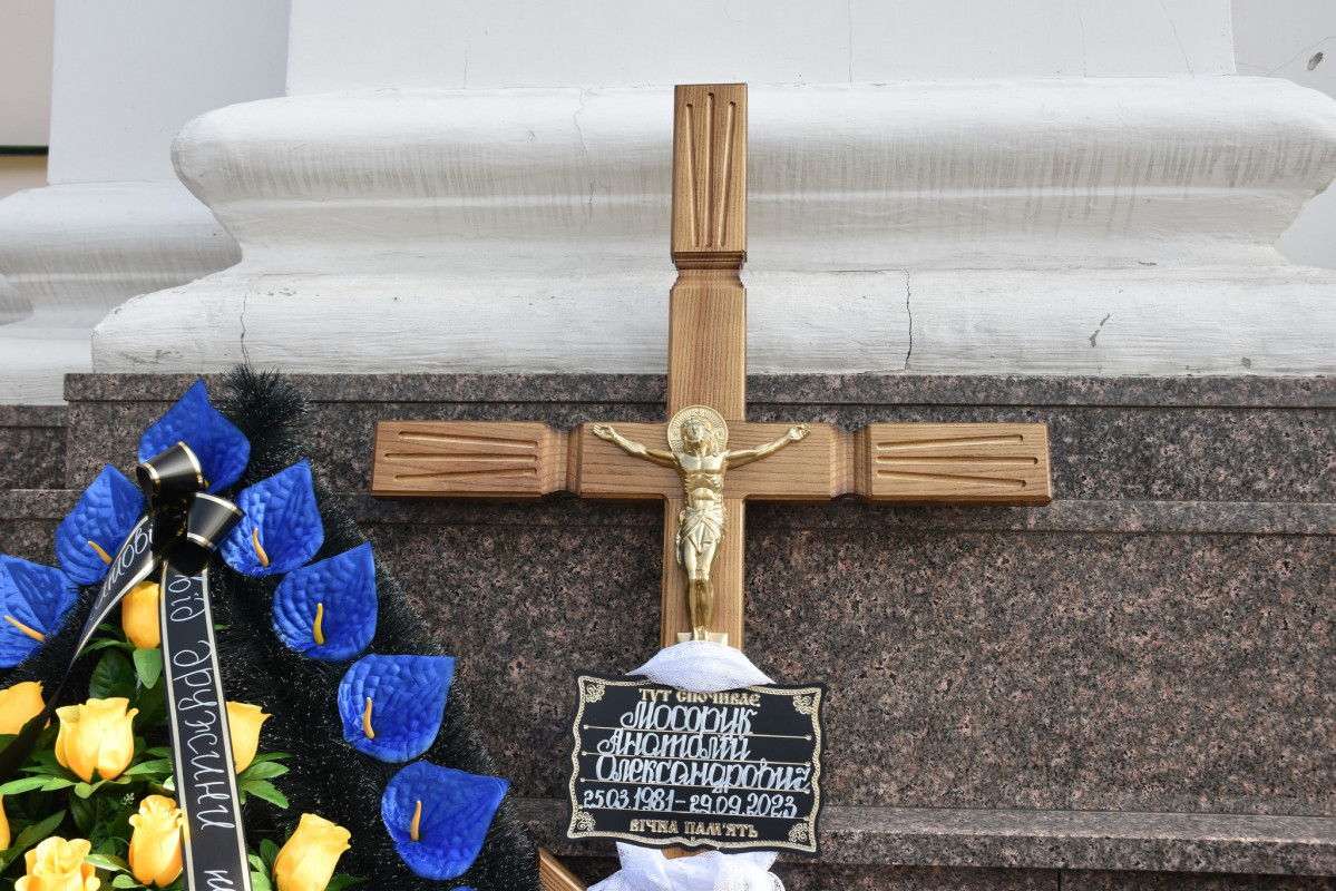 Лучани провели в останню дорогу Героя Анатолія Мосорука