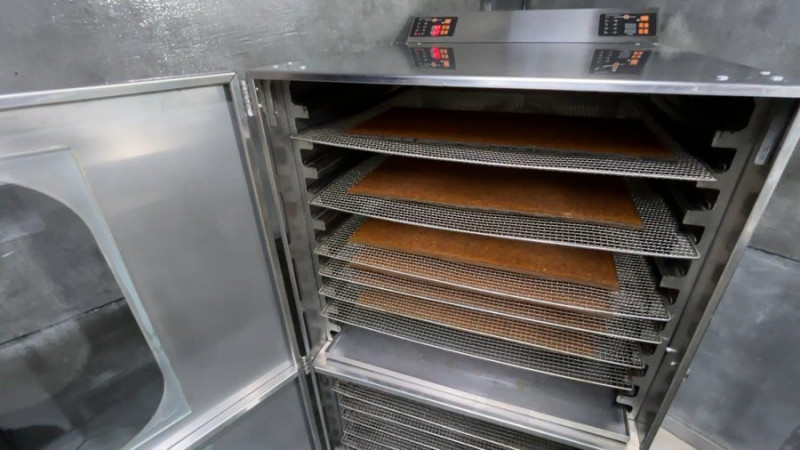 Виготовляють фріпси та пастилу: подружжя з Волині виграли грант від держави