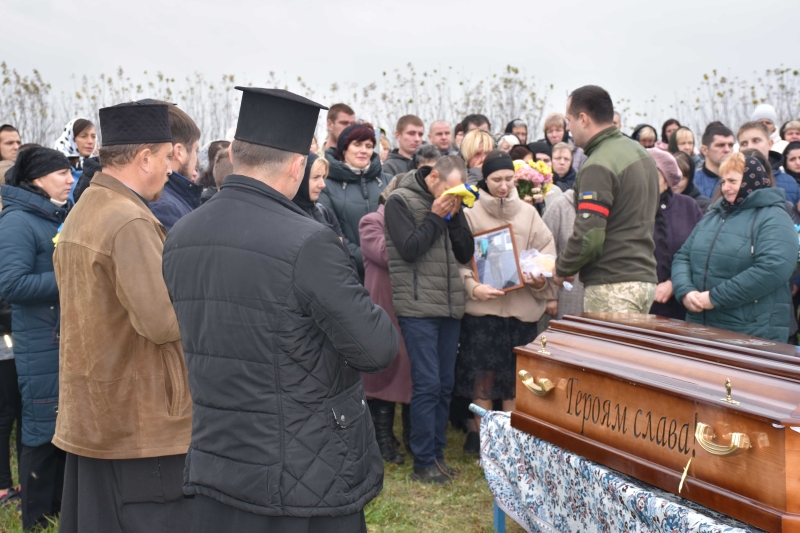 Понад пів року вважався безвісти зниклим: на Волині попрощалися із Героєм Богданом Мережею