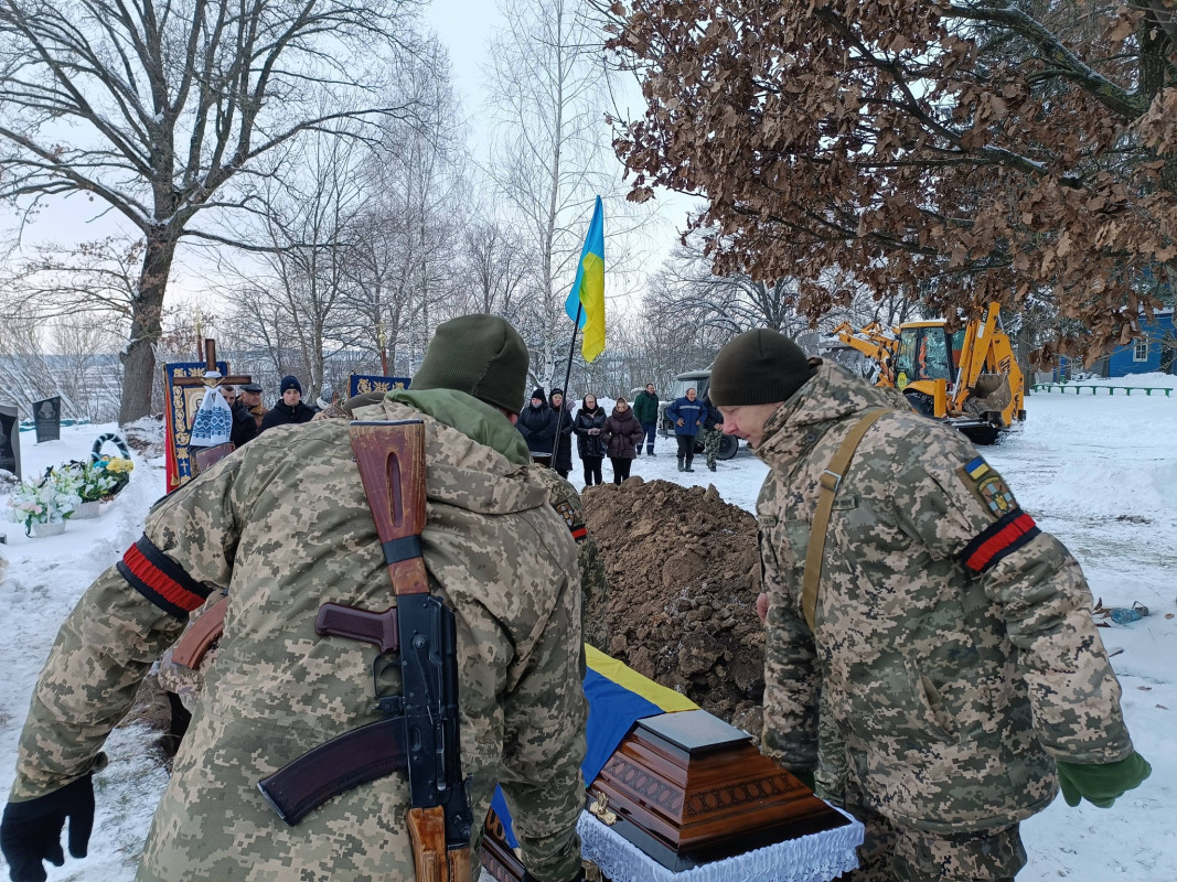 Тривалий час вважався зниклим безвісти: на Волині попрощалися з Героєм Володимиром Вакульчуком